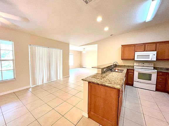 3rd image of 6512 Las Palmas Way