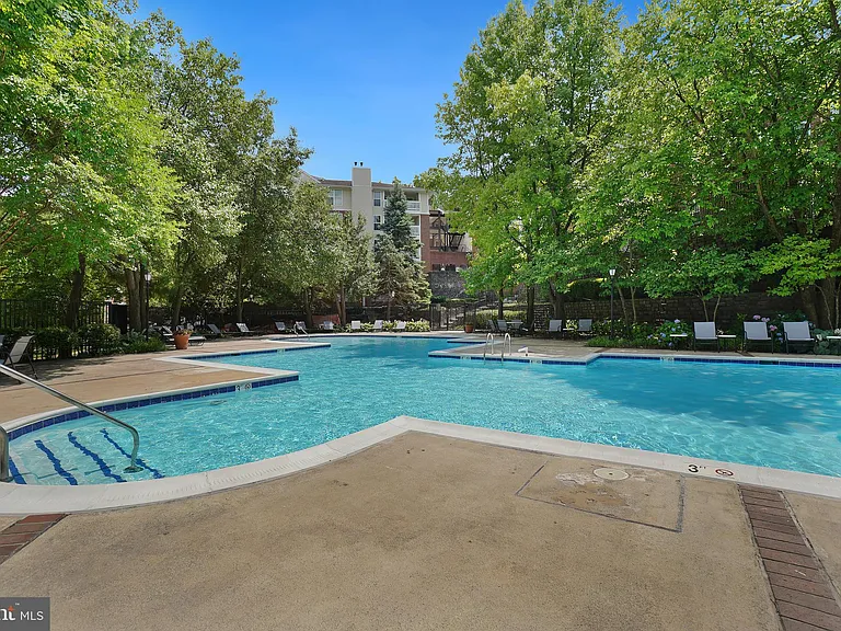 1524 Lincoln Way #100 — Photo 31