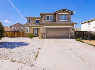 14984 Strawberry Ln, Adelanto, CA 92301