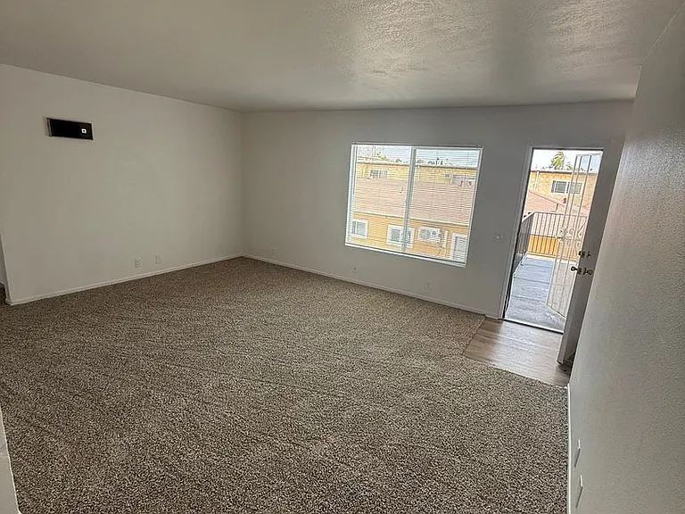 4362 Highland Ave — Photo 2