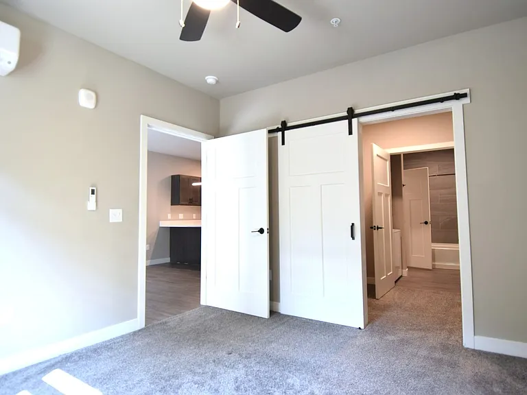 Beaverbrook Apartments — Photo 17