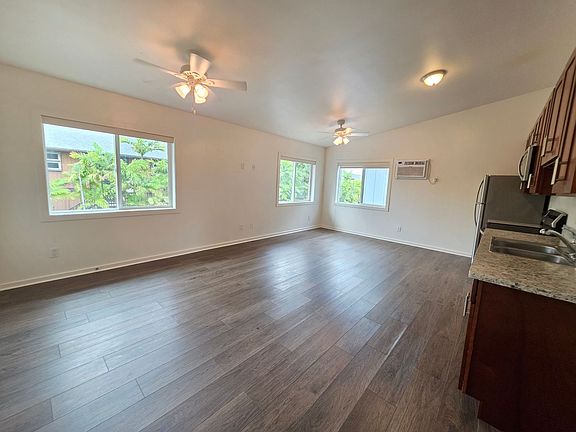 2nd image of 117 Maluniu Ave APT E