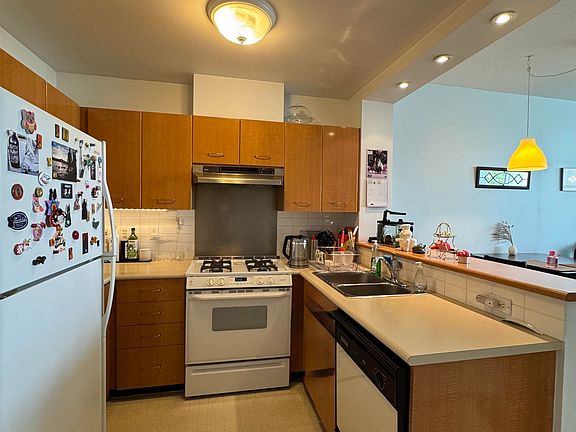 4th image of 2268 Redbud Ln #510