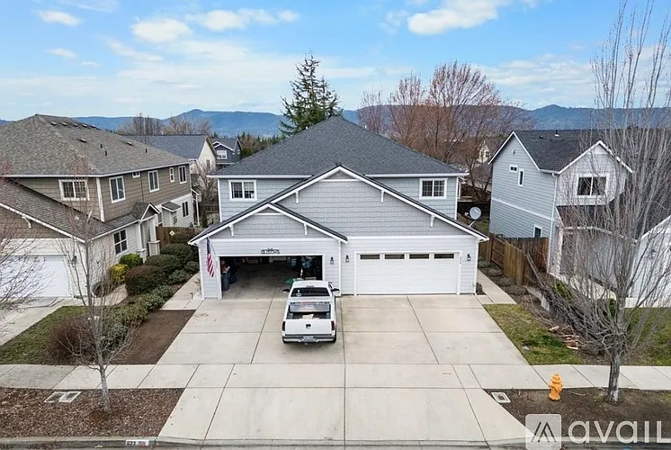 679 Kaitlin Ln