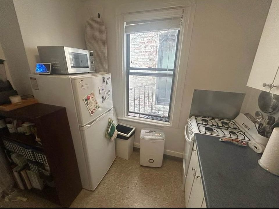 2nd image of 82 Myrtle St #7