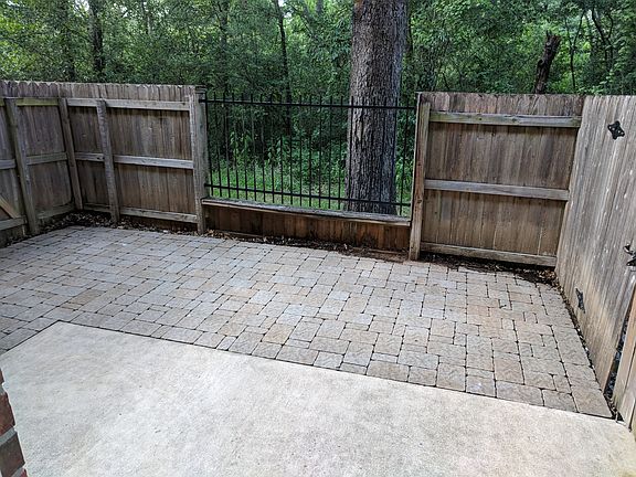 5th image of 305 Holleman Dr #1202