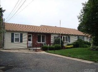 21 Perkins Ct, Centereach, NY 11720