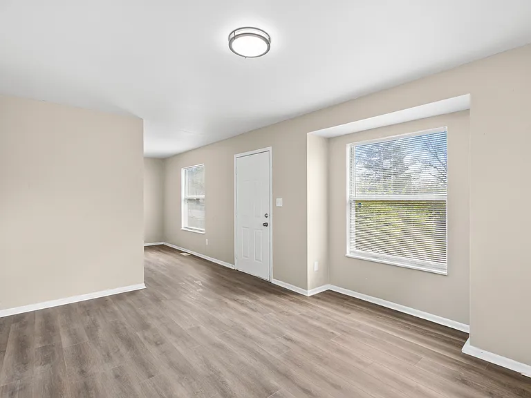 2049 Kappel Dr — Photo 17