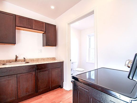3rd image of 1745 Wylie St Floor 3