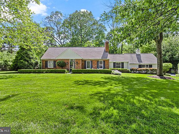4th image of 574 Timber Ln