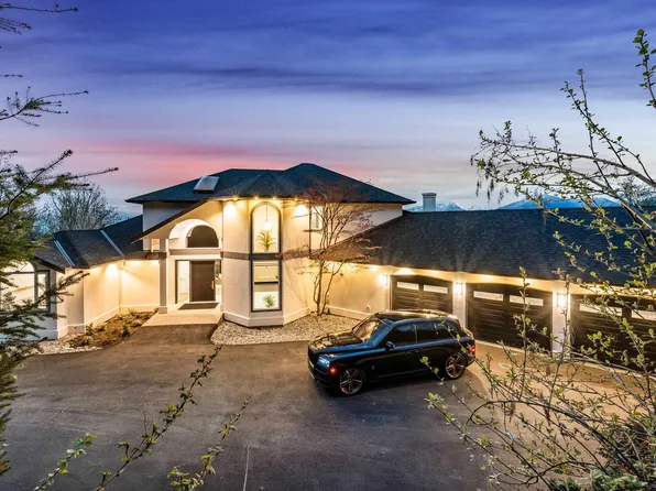 43619 Bracken Dr, Chilliwack, BC V2R 4A4