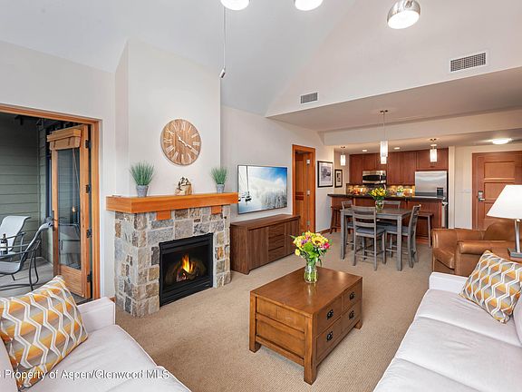4th image of 110 Carriage Way #3406