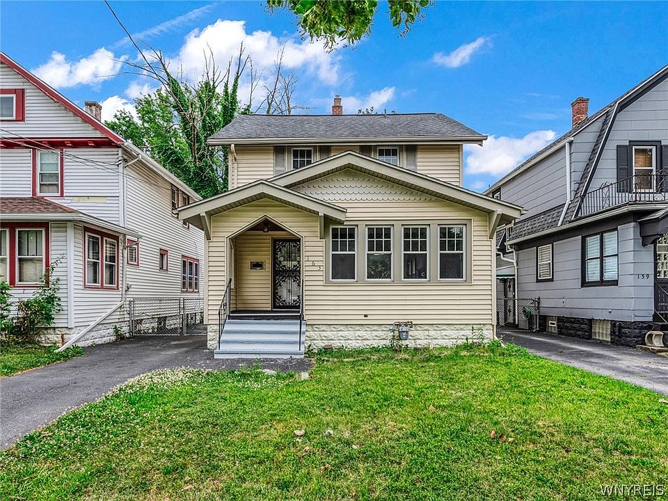 1st image of 163 Easton Ave