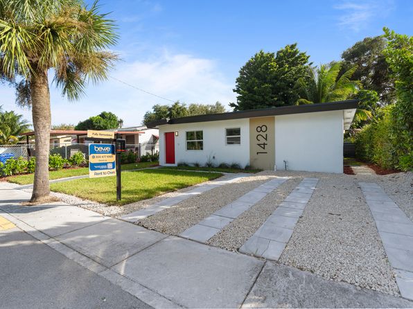 1428 NE 153rd Ter