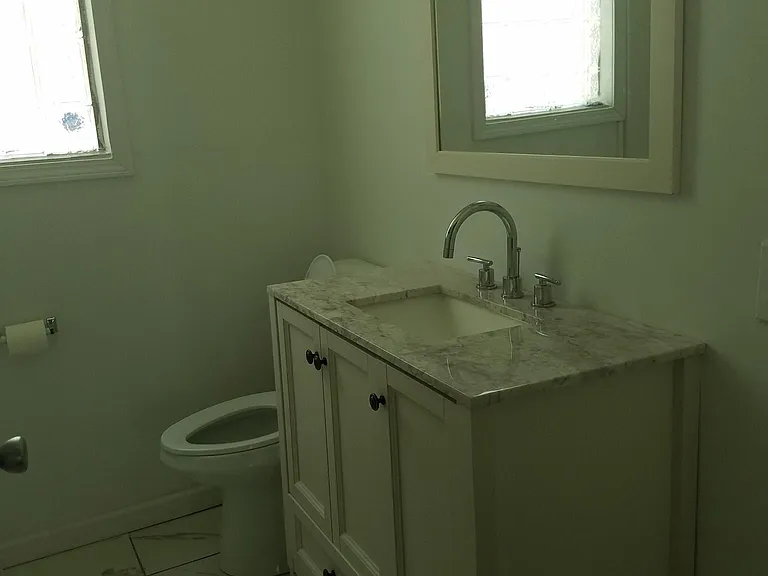 1st flr bathroom