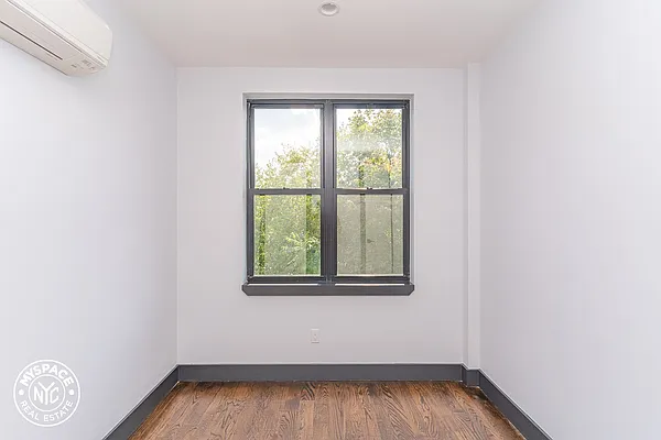 Rented by MySpaceNYC | media 7