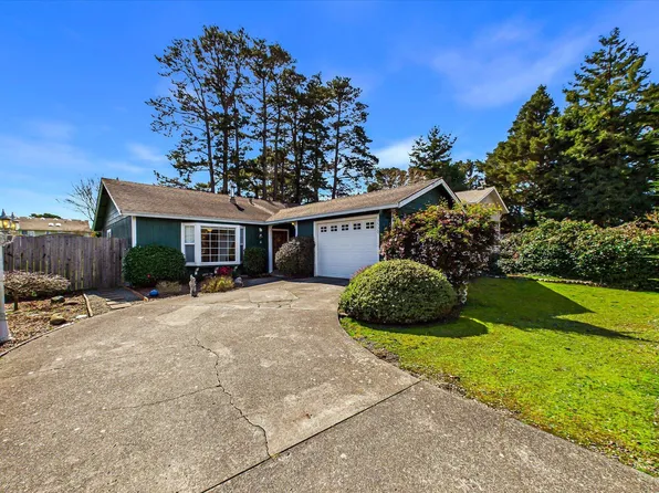 3530 Bartlett Ln, Fortuna, CA 95540
