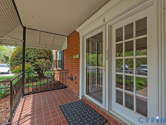 2nd image of 4 Stillwater Ln