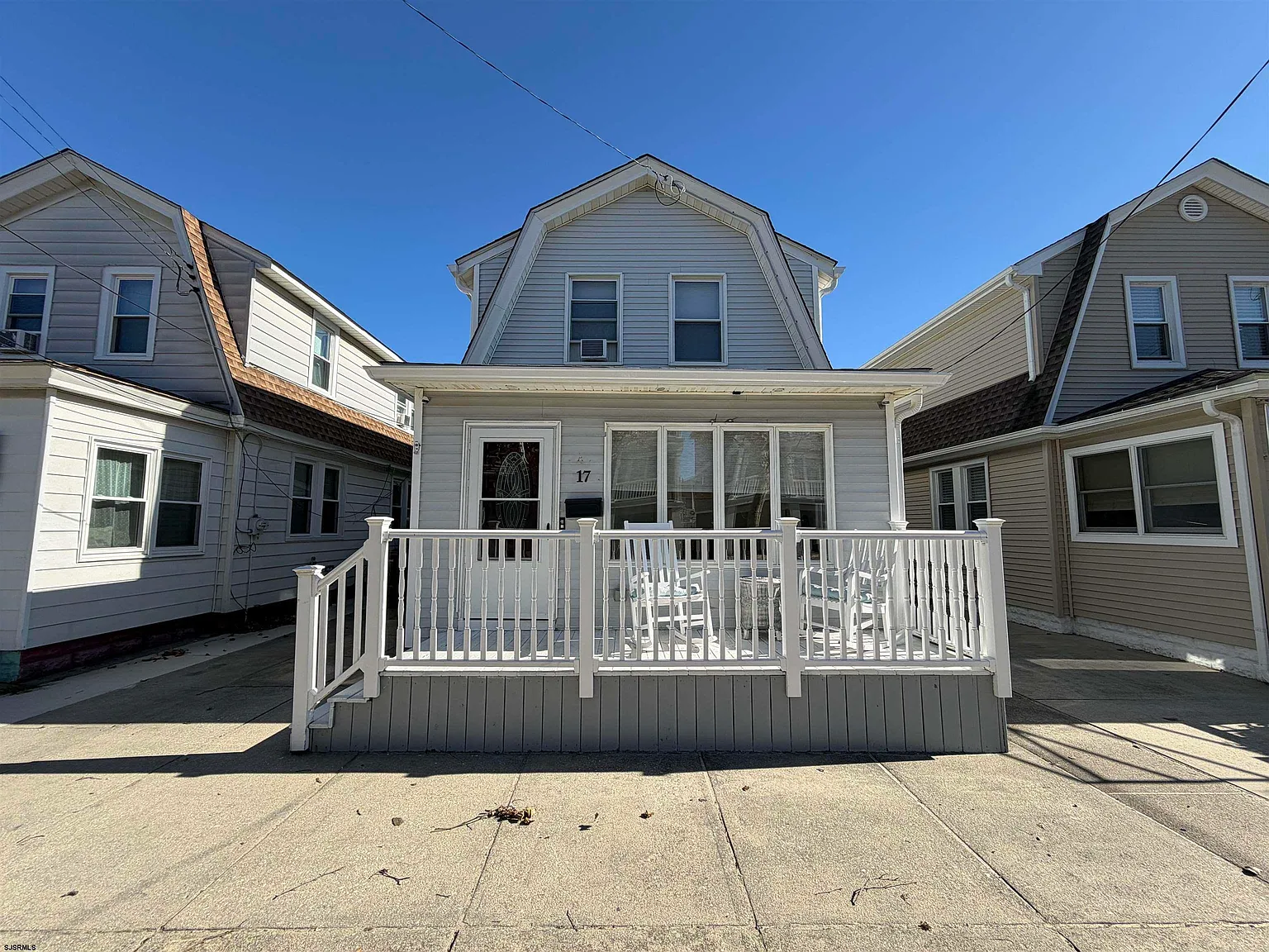 3 bed, 2.0 bath, $1,800 — Photo 1