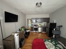 1124 Commonwealth Ave