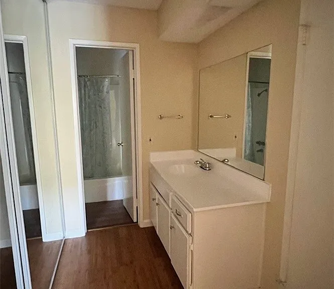 15425 Sherman Way #101 — Photo 9