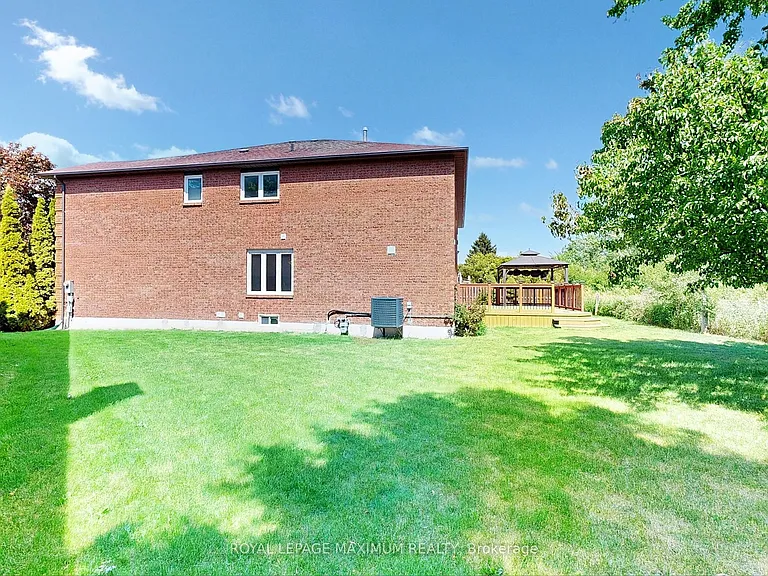 22A Waltham Cres — Photo 49