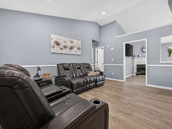 4th image of 4506 Rotterdam Dr