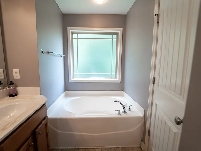 2911 Hillside Pl — Photo 7