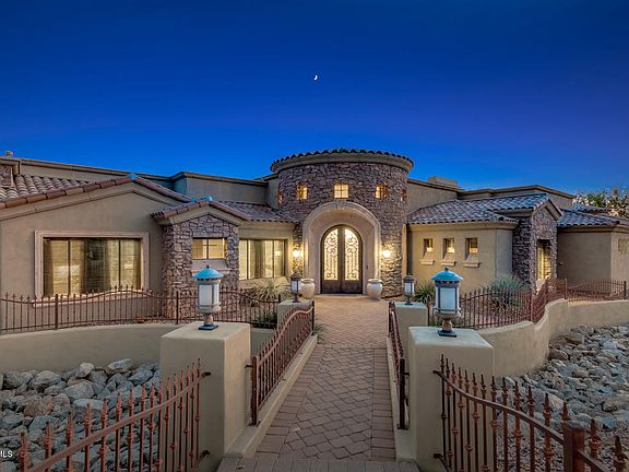 3rd image of 4045 N Pinnacle Hills Cir
