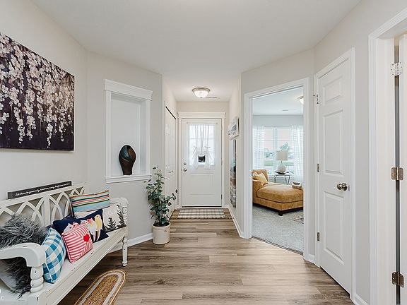 3rd image of 7091 Lillian Pl