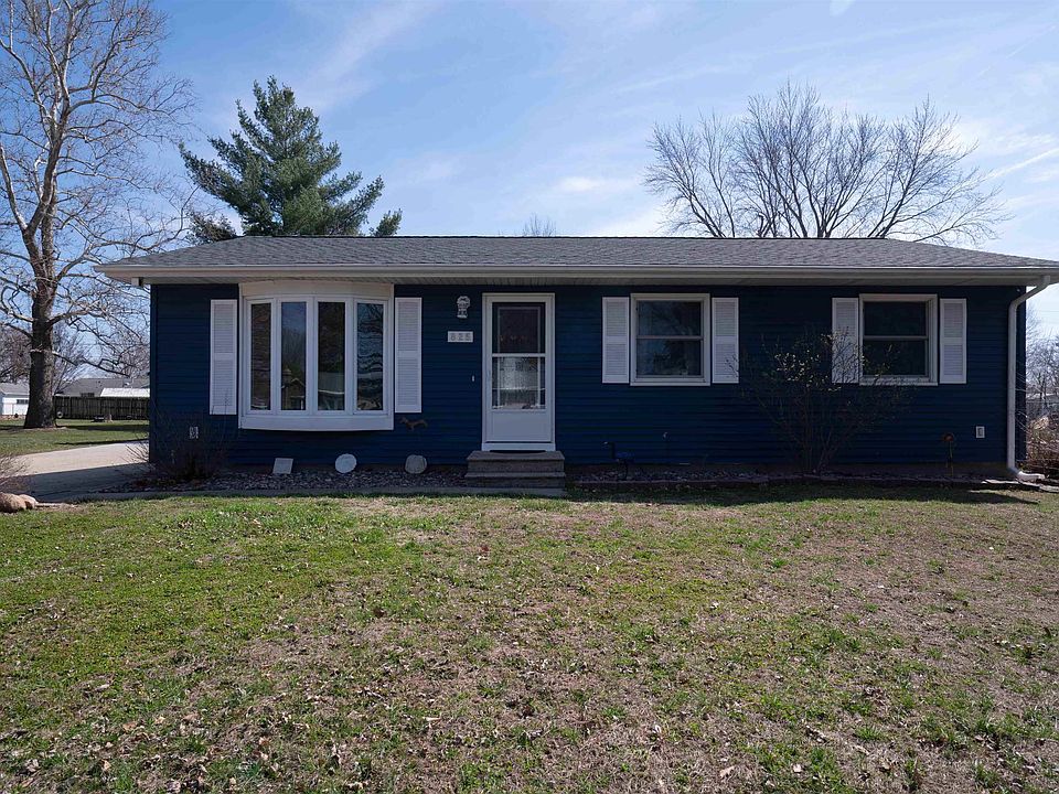 1st image of 825 Belle St