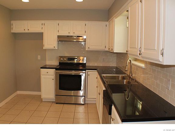 5th image of 13725 S Glenn St
