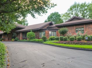 2951 S White Oak Dr, Springfield, MO 65809