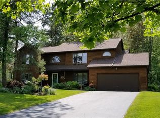 4 Peabody Cir, Penfield, NY 14526