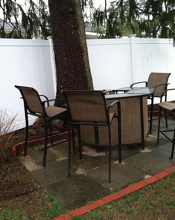 Outdoor bar