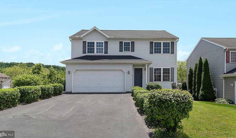 1st image of 107 TWIN CREEKS DRIVE