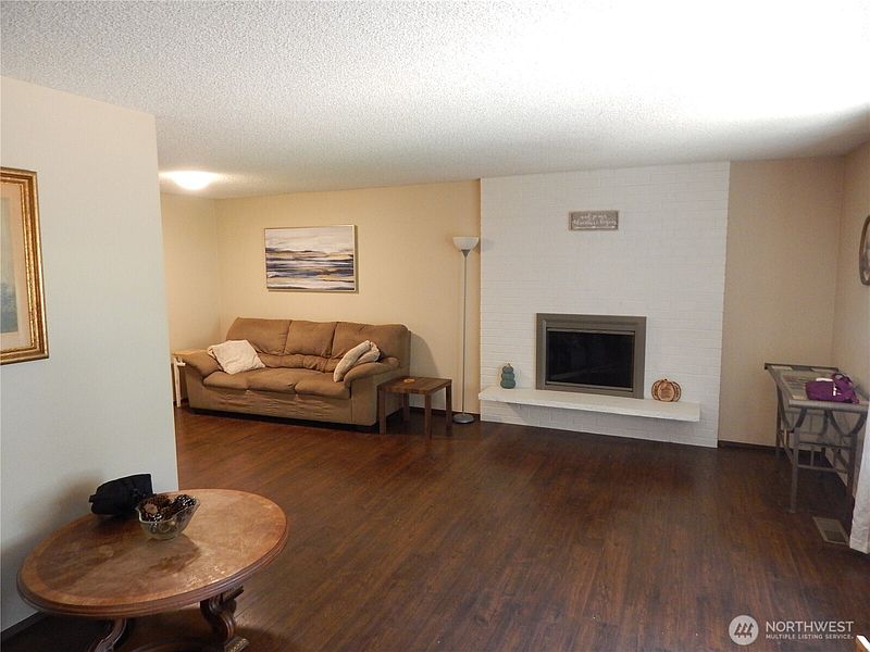 2nd image of 522 Penguin Court SE