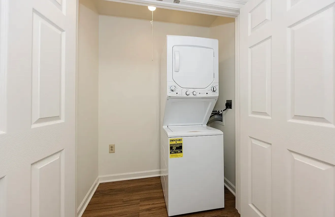 2 bed, 800 sqft, $1,300 — Photo 4