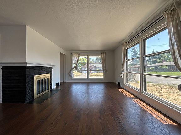 4th image of 1001 S 34th St