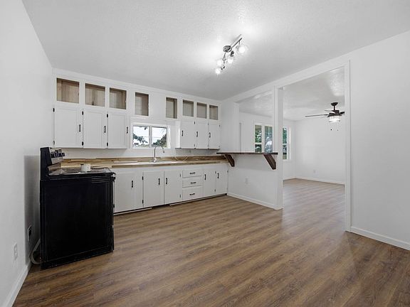 4th image of 1015 W 21st St