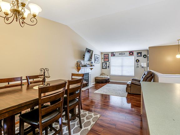 4th image of 6799 Maplelawn Dr