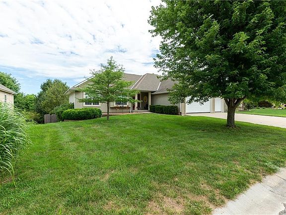 2nd image of 1014 Foxtail Dr