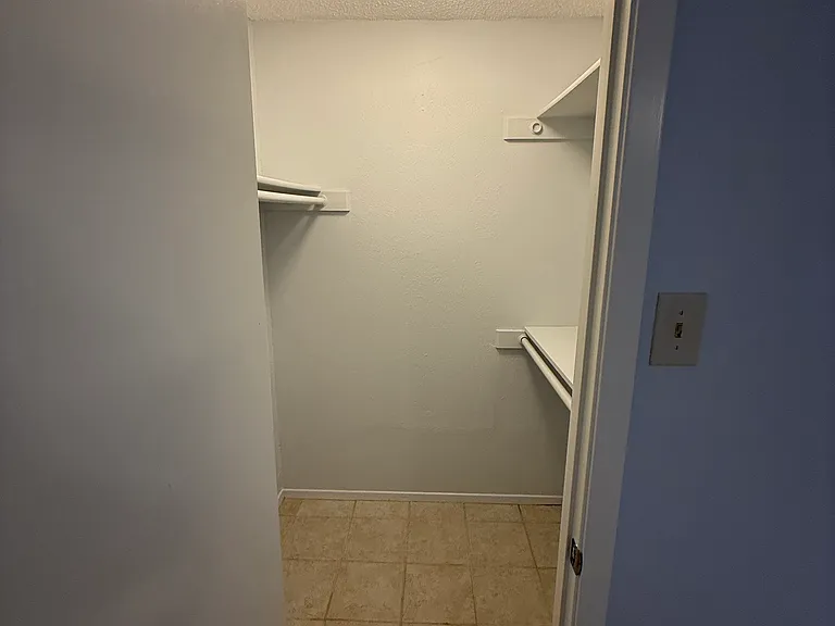 847 Dublin Dr #B — Photo 4