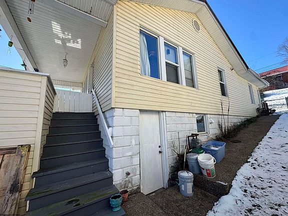 4th image of 1412 Hood St