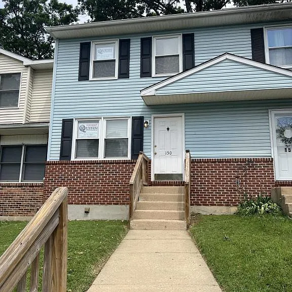 150 E Village Rd — Photo 1