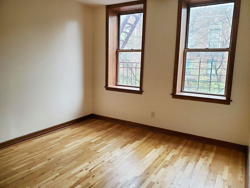 2nd image of 350 Lincoln Pl #D3