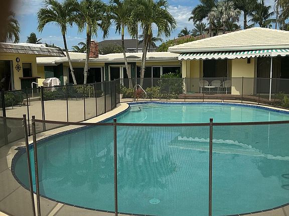 4th image of 210 PALM Trail