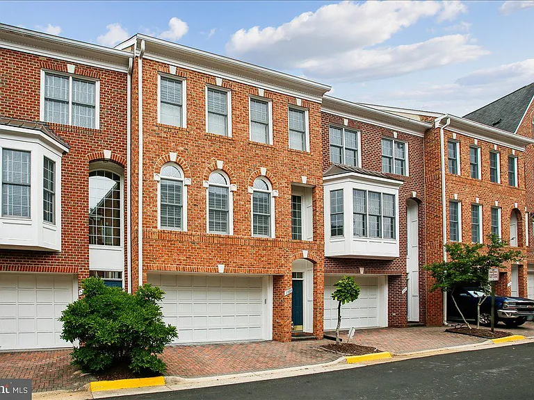 1309 McLean Crest Ct — Photo 2