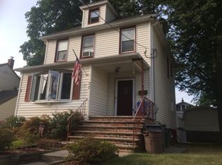 32 Gordon St, Ridgefield Park, NJ 07660