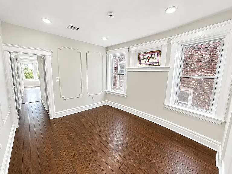 752 S 19th St — Photo 11